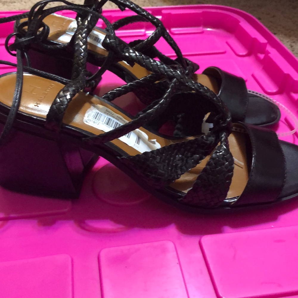 Shoe - Picture 7 of 7